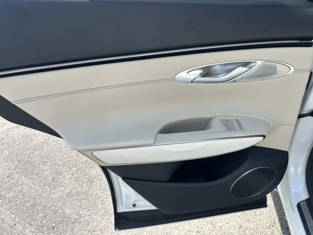 New 2027 Genesis GV70 2.5T Advanced AWD/4WD image 20