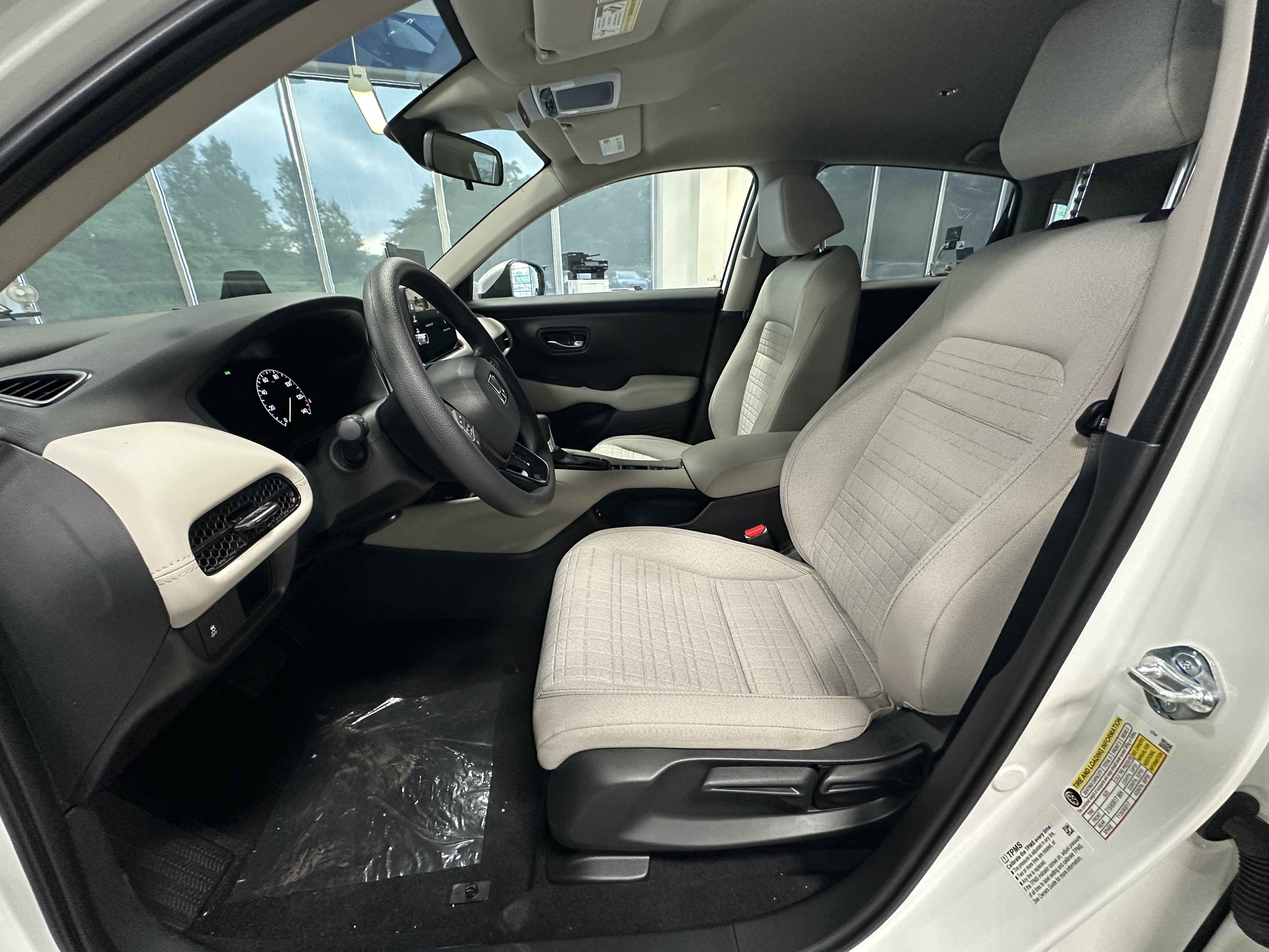 New 2026 Honda HR-V LX image 8