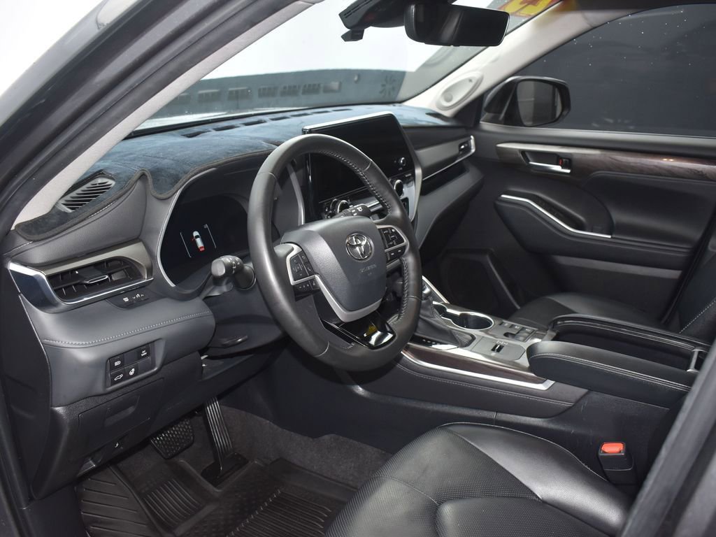Used 2023 Toyota Highlander Limited AWD/4WD image 8
