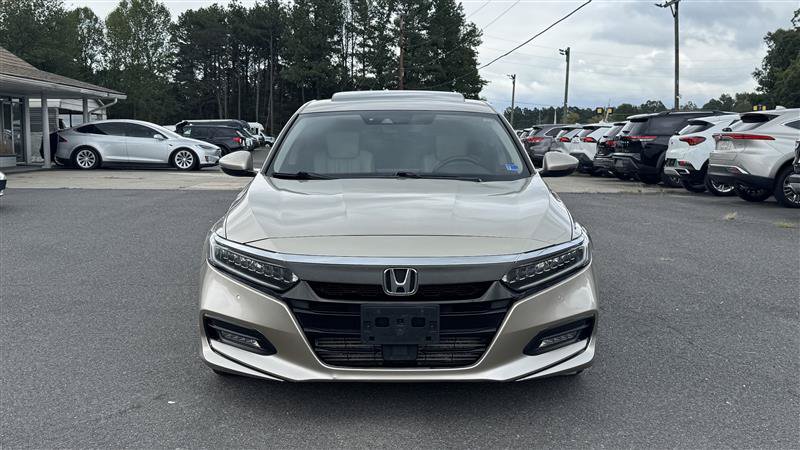 Used 2018 Honda Accord Touring image 3