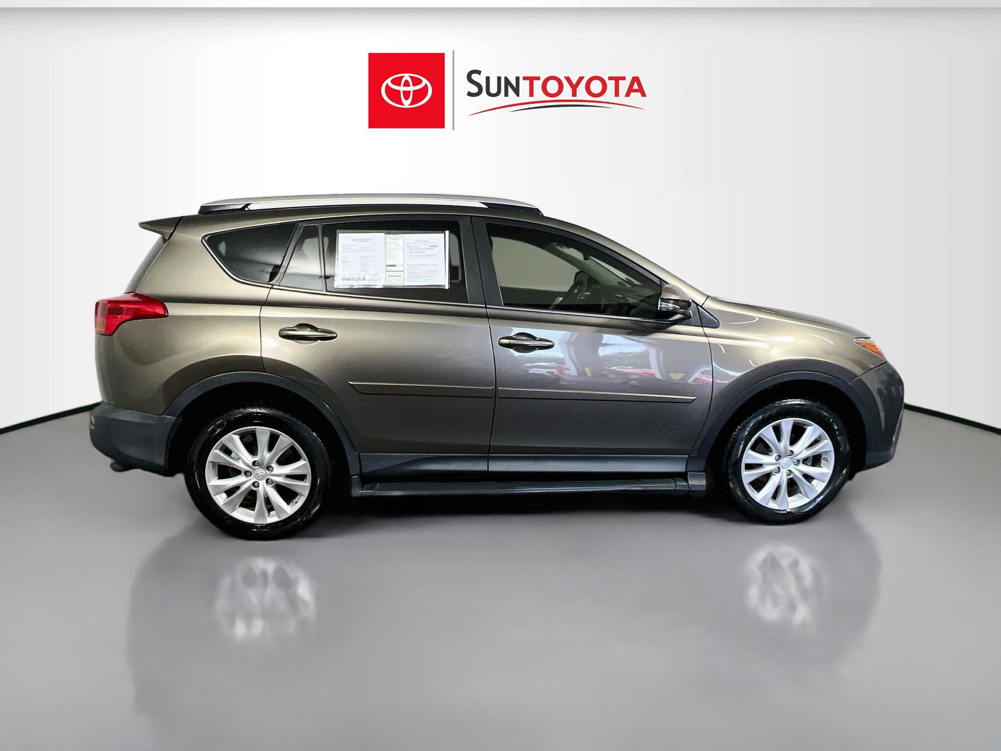 Used 2013 Toyota RAV4 Limited AWD/4WD image 2