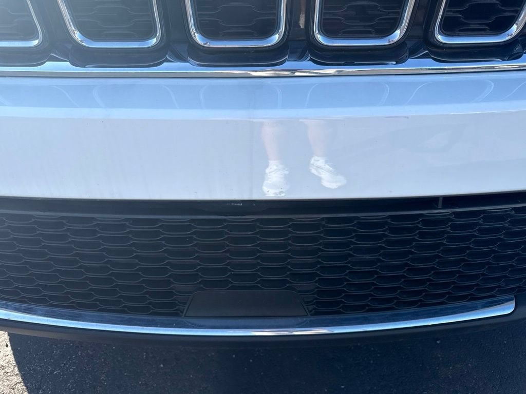 Certified 2023 Jeep Grand Cherokee Limited AWD/4WD image 8
