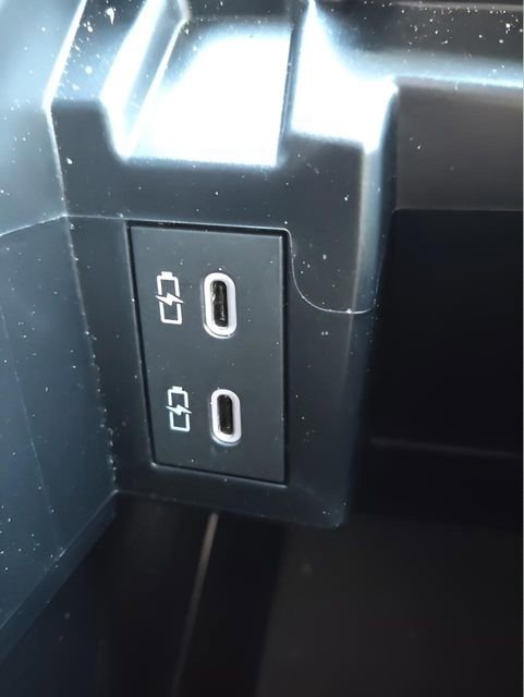 Used 2025 Toyota Sienna Limited image 38