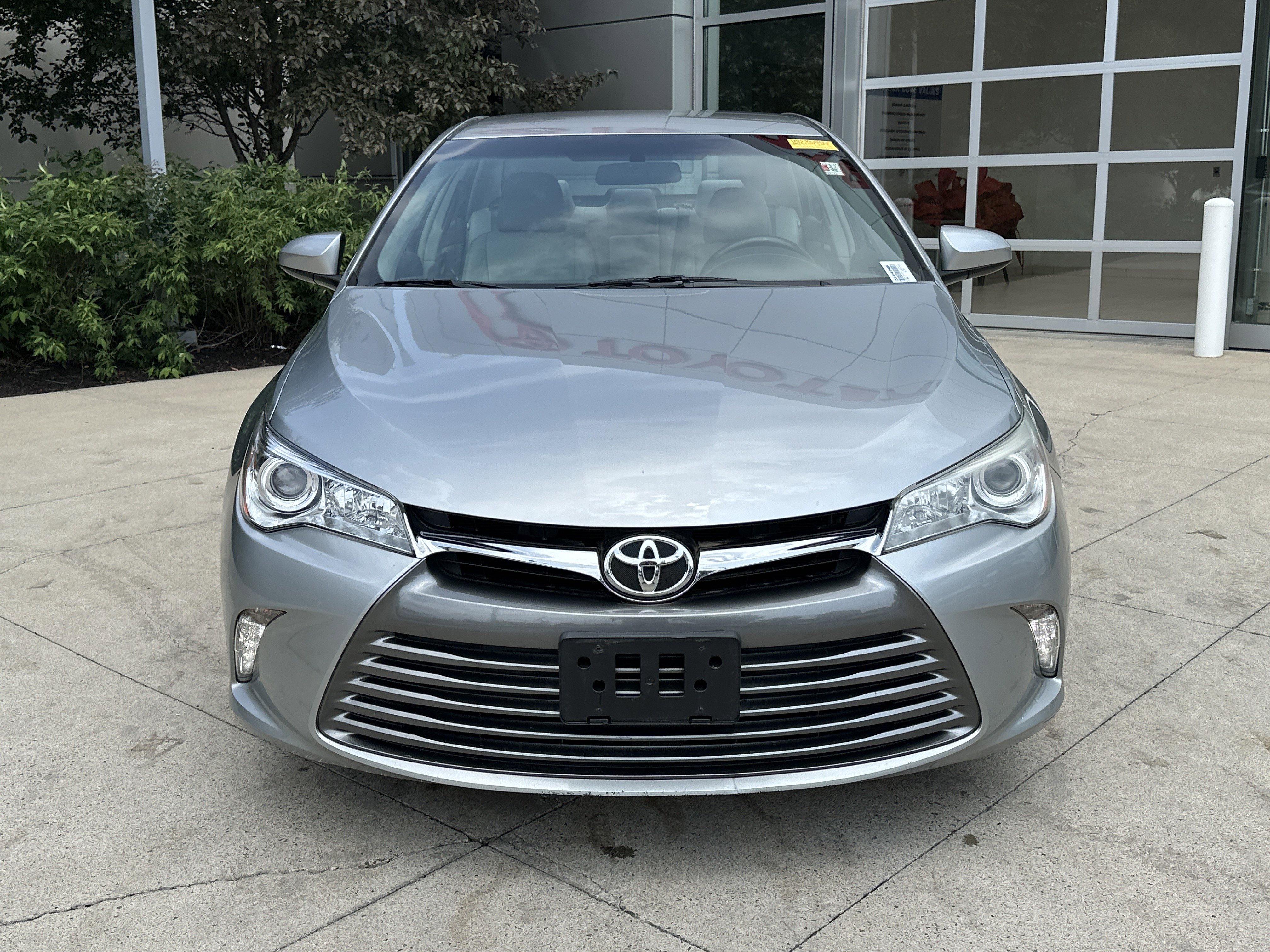 Used 2017 Toyota Camry XLE FWD image 5
