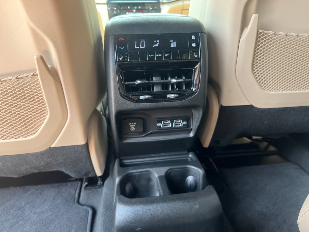 Used 2025 Jeep Grand Cherokee L Limited w/ Luxury Tech Group II RWD image 15