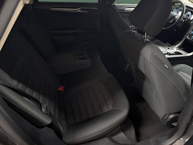 Used 2020 Ford Fusion SE FWD image 14