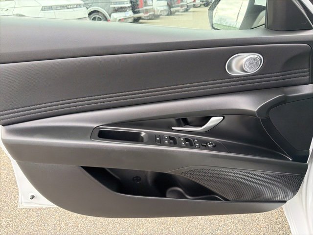 Certified 2024 Hyundai Elantra SEL w/ Convenience Package image 12
