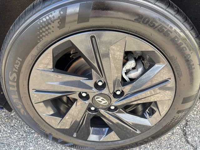 Used 2023 Hyundai Elantra SEL w/ Cargo Package image 8