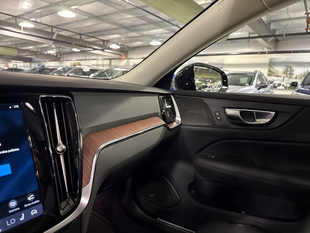 Certified 2025 Volvo S60 T8 Plus AWD/4WD image 19