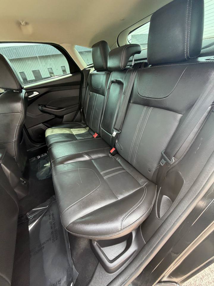 Used 2014 Ford Focus Titanium FWD image 37