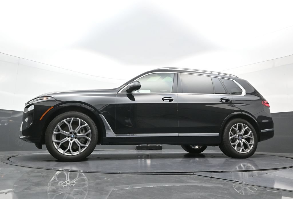 Used 2026 BMW X7 xDrive40i AWD/4WD image 25