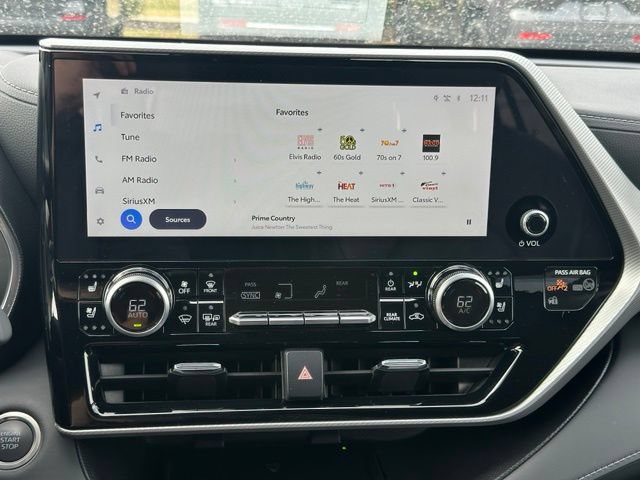 Used 2025 Toyota Highlander Platinum AWD/4WD image 19