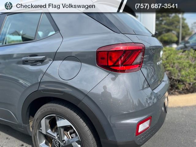 Used 2023 Hyundai Venue SEL w/ Cargo Package image 19