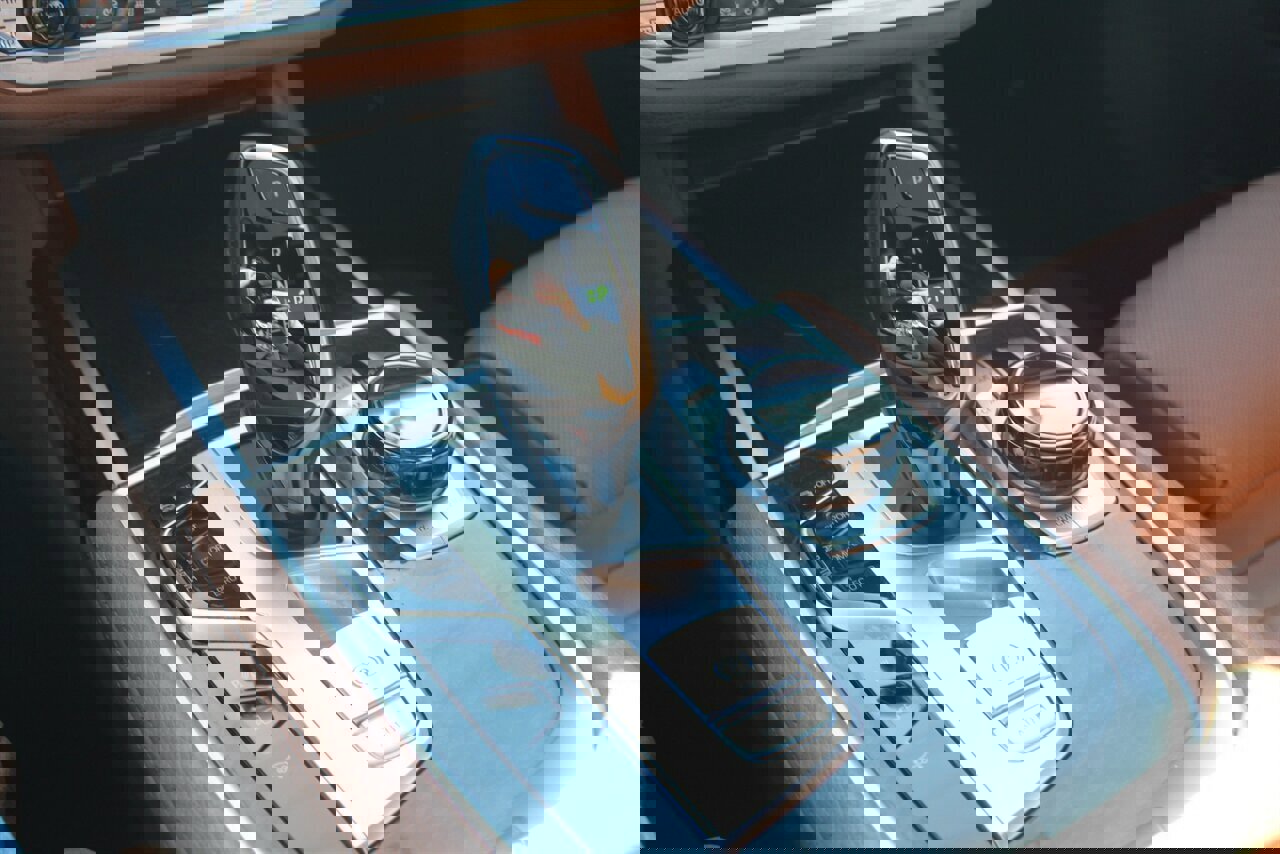 Used 2019 BMW 740i w/ Executive Package image 9