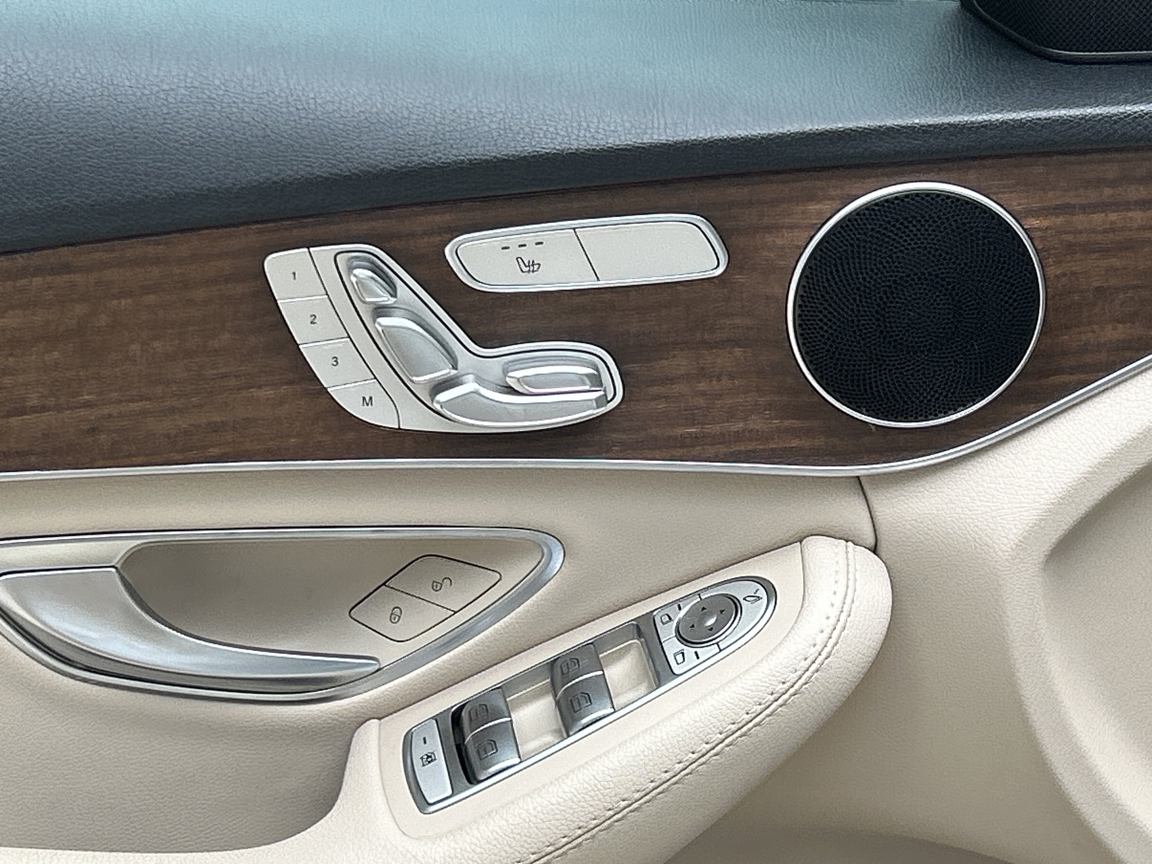 Used 2019 Mercedes-Benz C 300 Sedan image 16