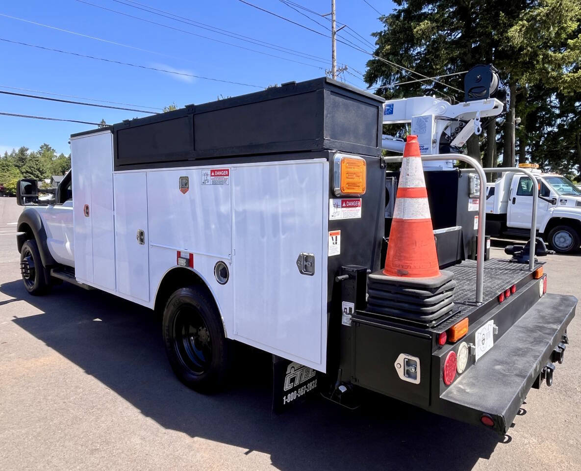 Used 2014 Ford F550 2WD Regular Cab Super Duty image 5