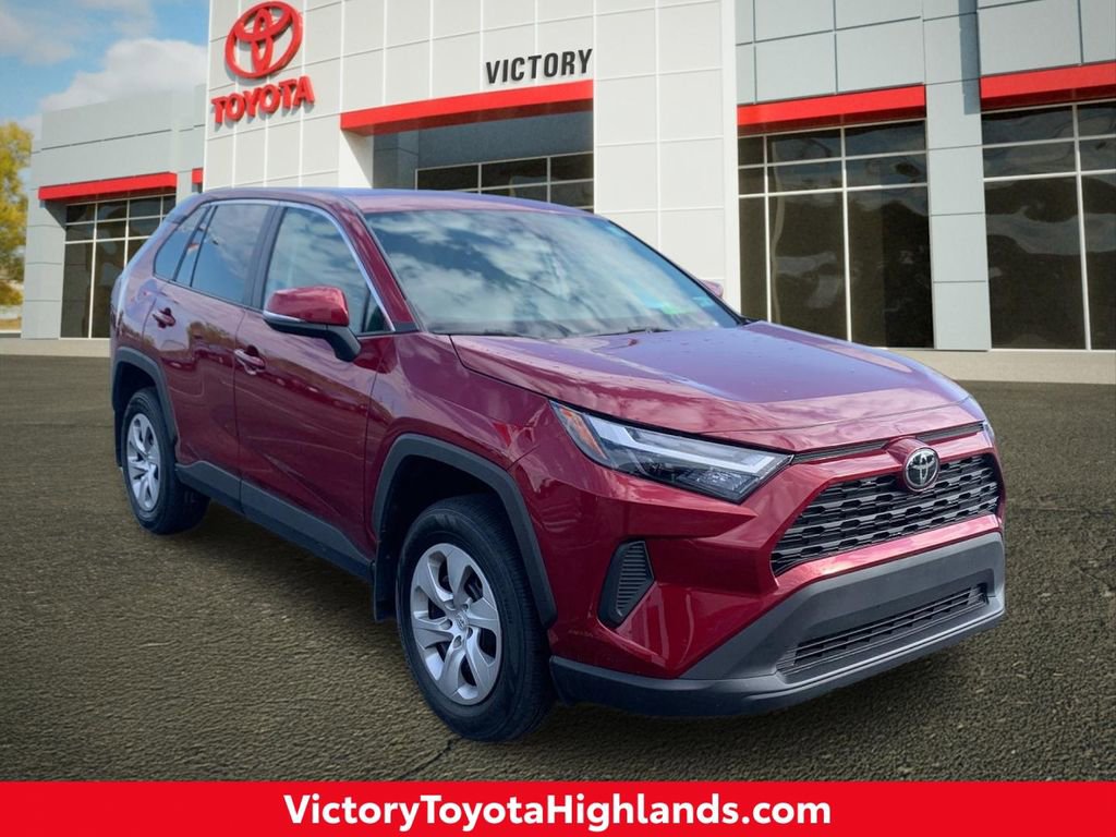 Used 2023 Toyota RAV4 LE AWD/4WD image 1