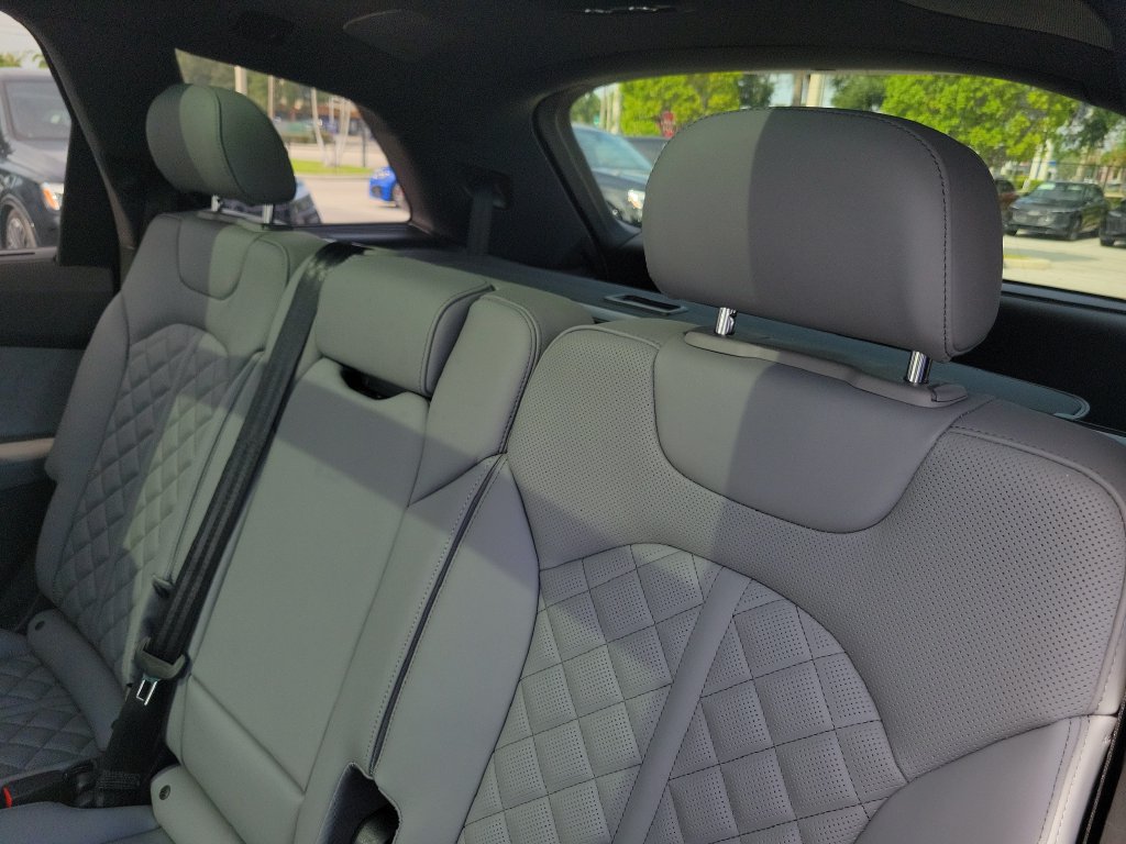 New 2026 Audi SQ7 Premium Plus AWD/4WD image 26