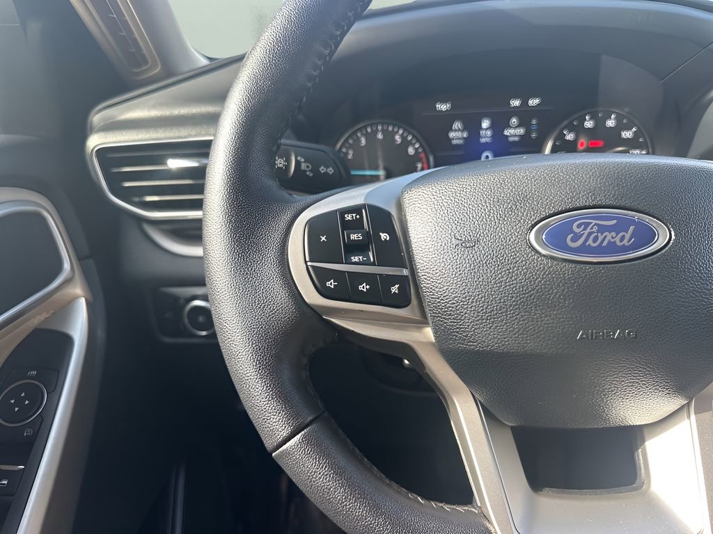Used 2024 Ford Explorer XLT w/ Equipment Group 202A image 15
