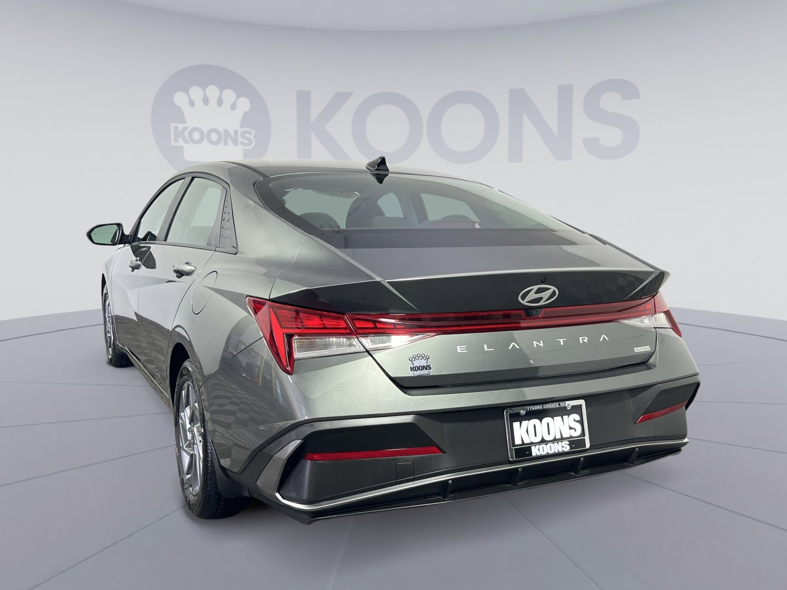 Used 2025 Hyundai Elantra Blue image 4