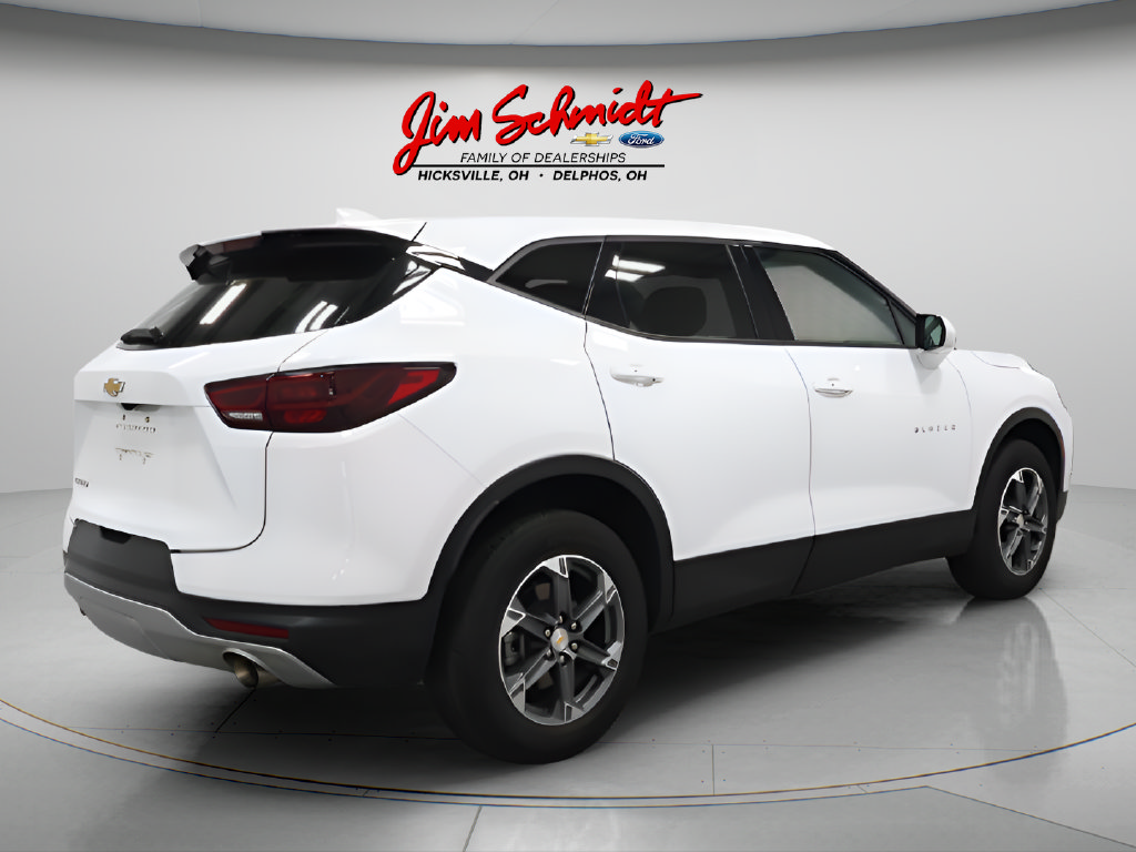 Used 2025 Chevrolet Blazer LT FWD image 6