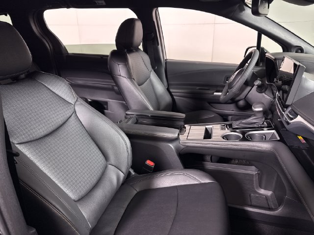 New 2026 Toyota Sienna XLE Woodland Edition AWD/4WD image 14
