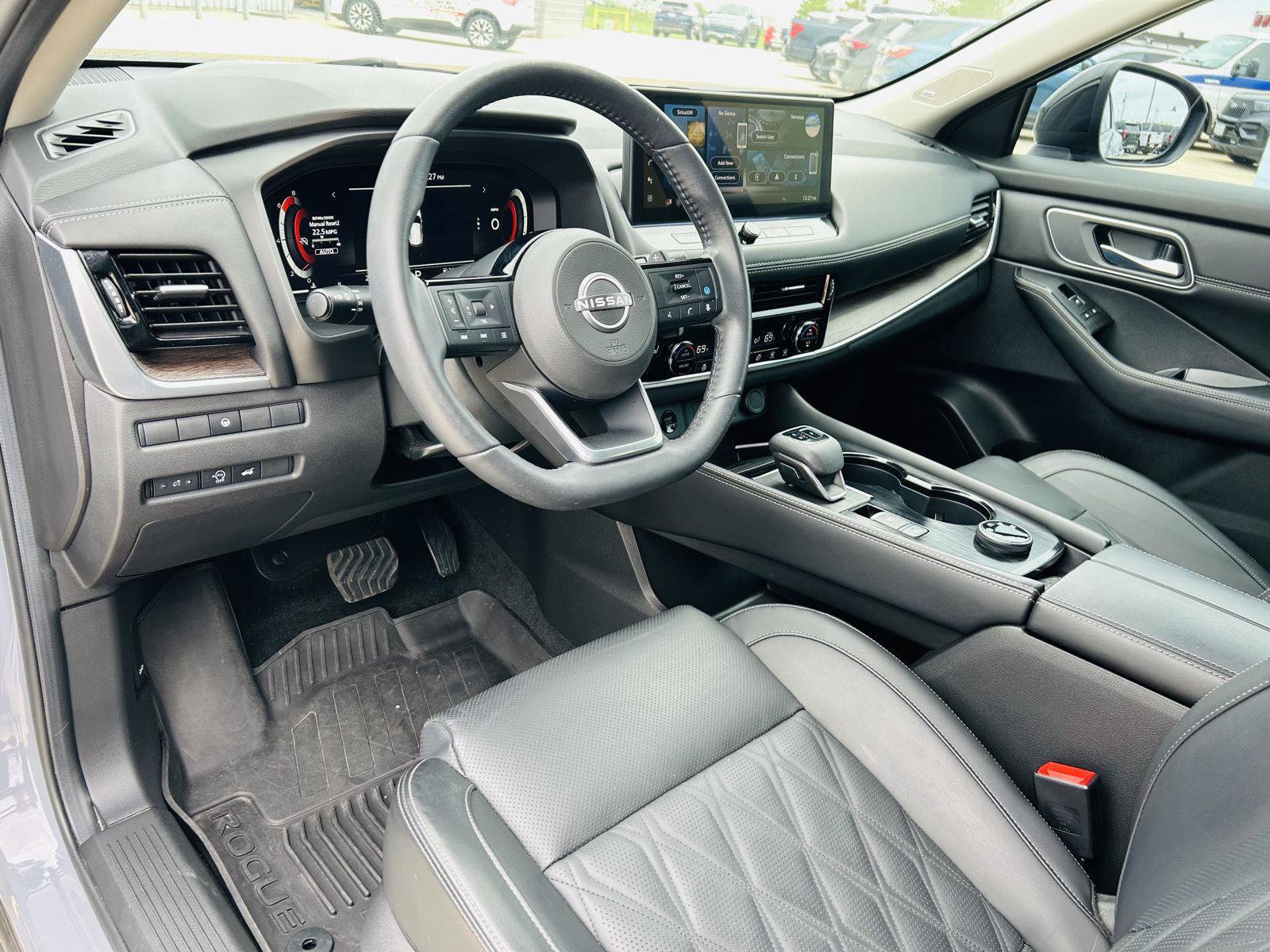 Used 2024 Nissan Rogue Platinum image 15