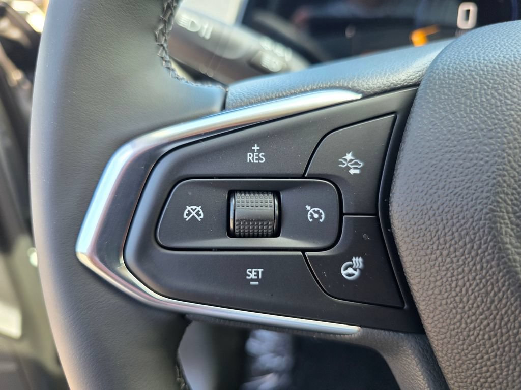 New 2026 Chevrolet Trax LT w/ Sunroof Package FWD image 16