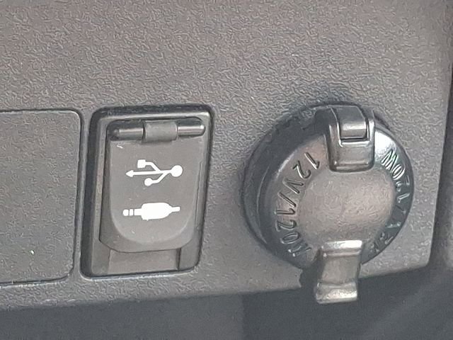 Used 2017 Toyota RAV4 XLE AWD/4WD image 25
