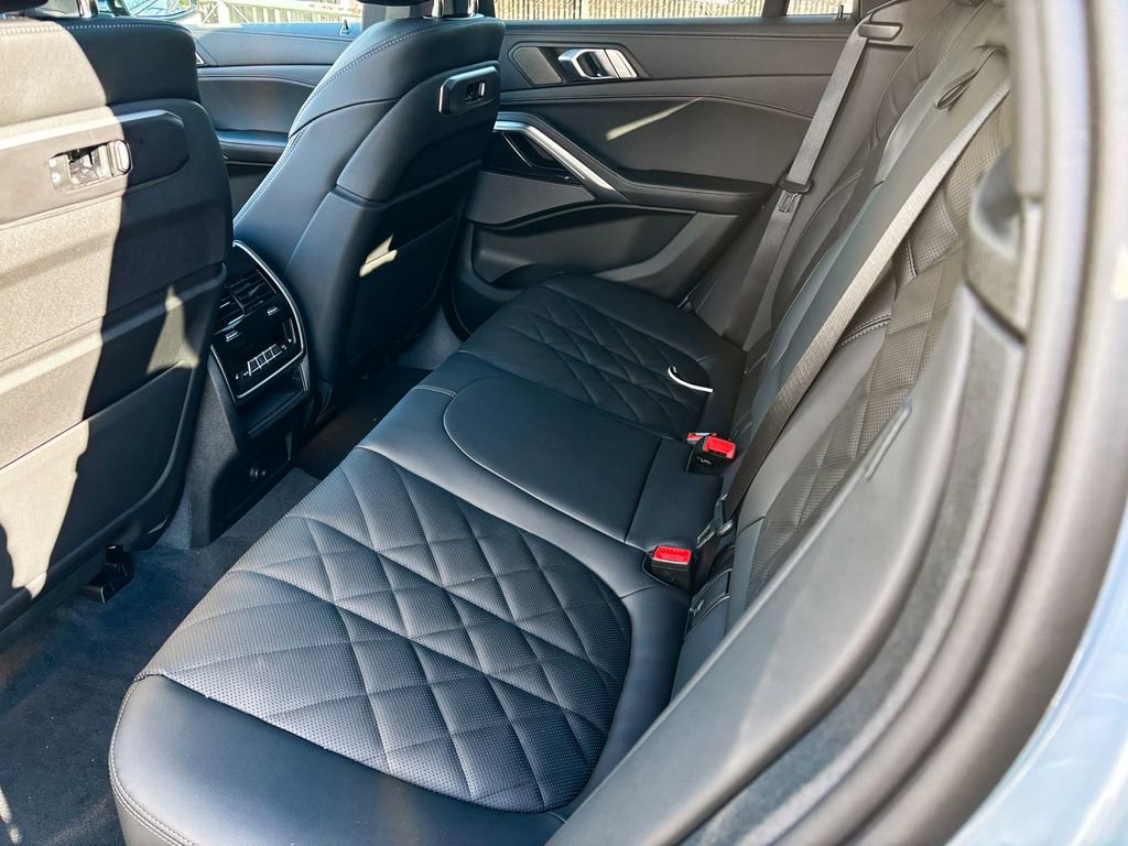 New 2026 BMW X6 xDrive40i image 31