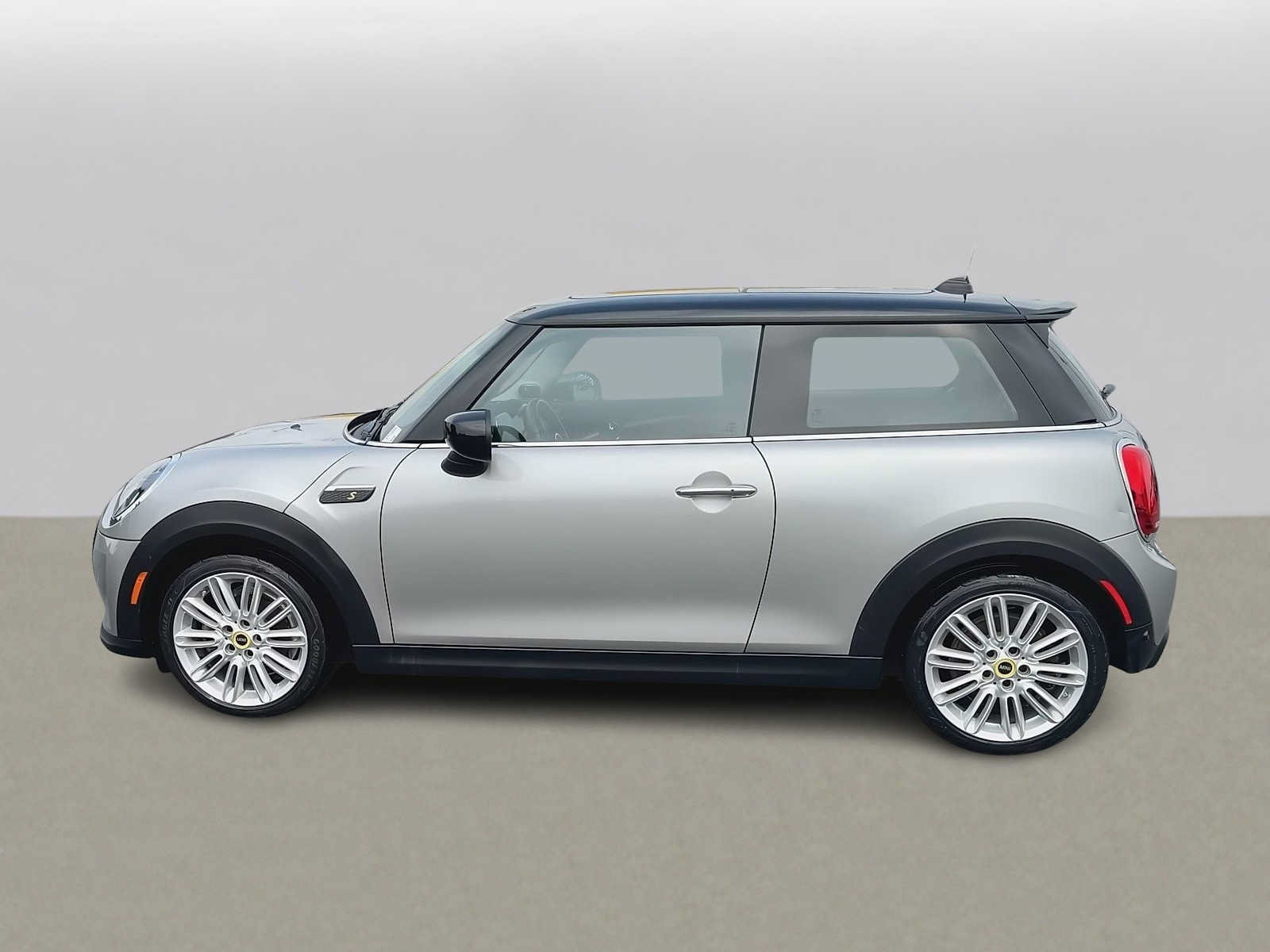Used 2024 MINI Cooper SE w/ Signature Upholstery Package FWD image 5
