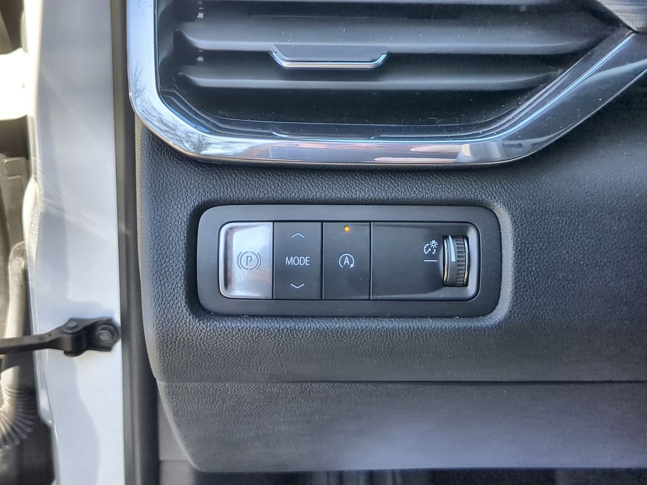 Used 2025 GMC Acadia Elevation w/ Elevation Premium Package image 18