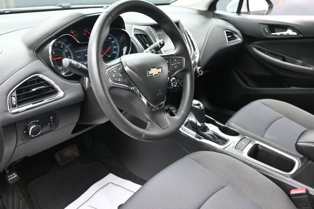 Used 2017 Chevrolet Cruze LT w/ Convenience Package FWD image 14