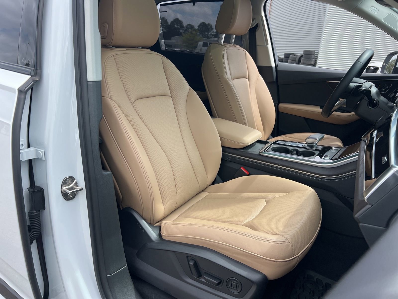 Used 2025 Audi Q7 3.0T Premium Plus w/ Premium Plus Package image 37