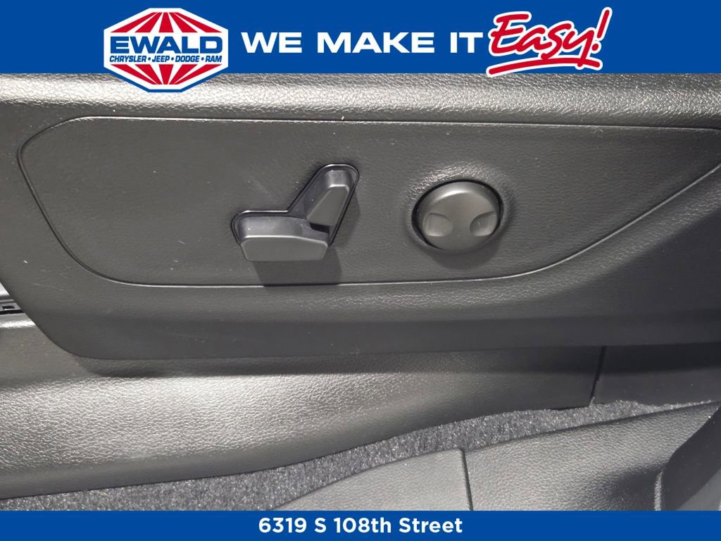 New 2026 RAM 1500 4x4 Crew Cab image 28