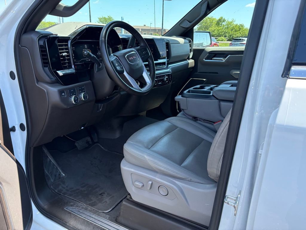 Used 2025 GMC Sierra 1500 SLT AWD/4WD image 15