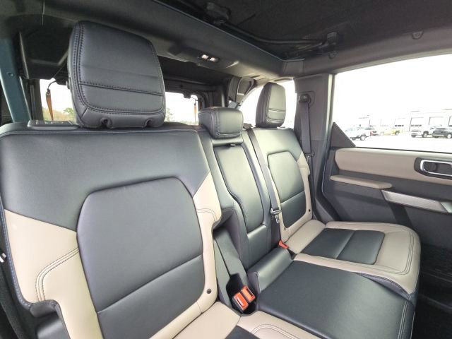 Used 2023 Ford Bronco Wildtrak image 15