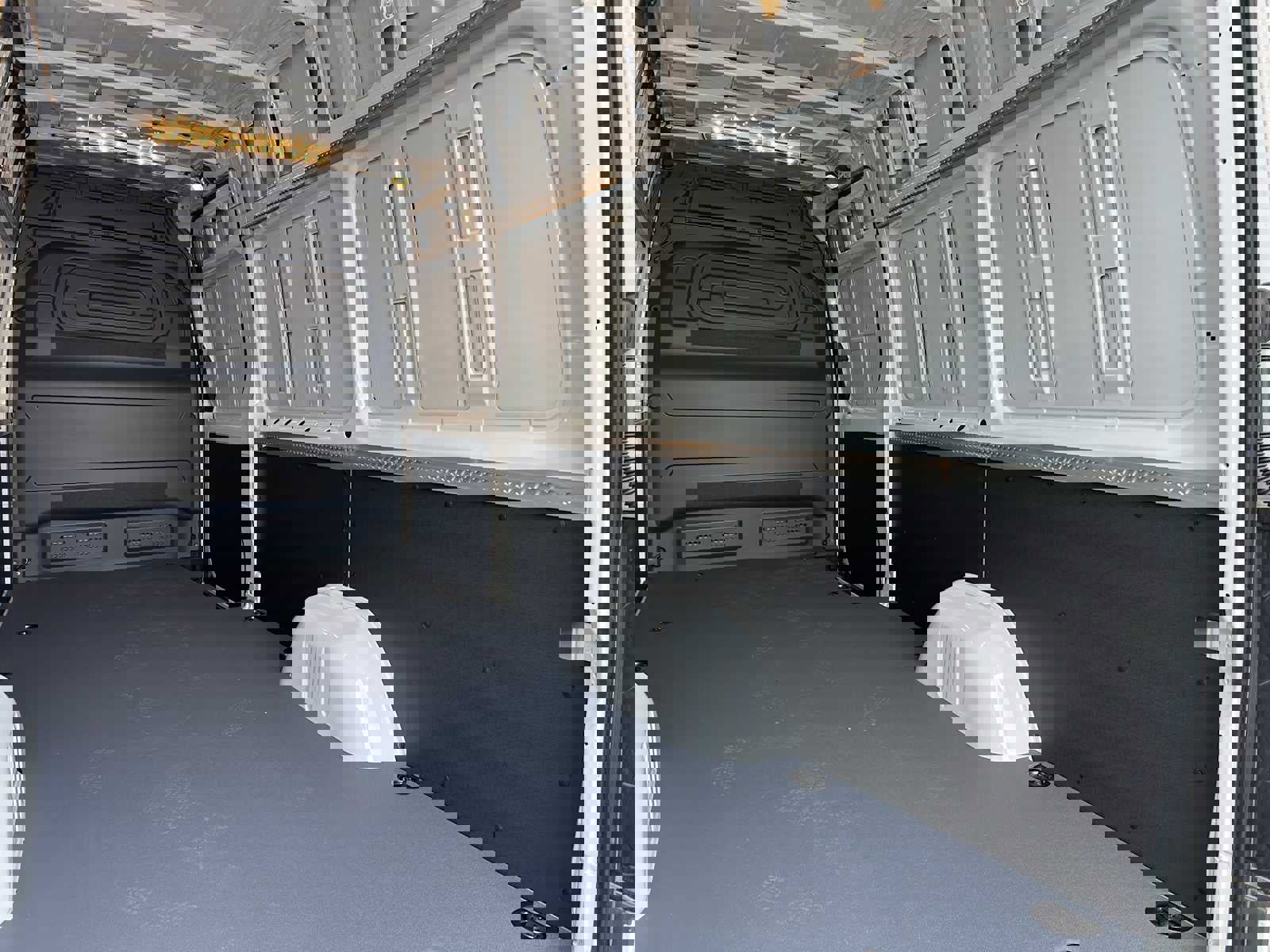 Used 2024 Mercedes-Benz Sprinter 2500 image 19