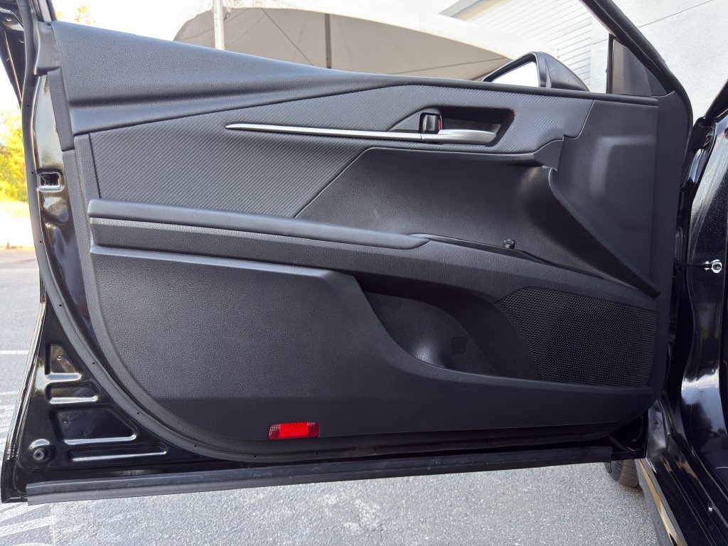 Used 2025 Toyota Camry SE FWD image 27