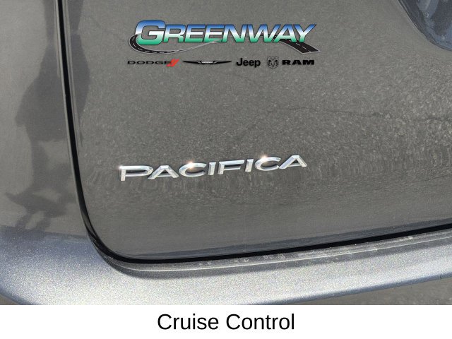 Used 2017 Chrysler Pacifica Touring Plus FWD image 10
