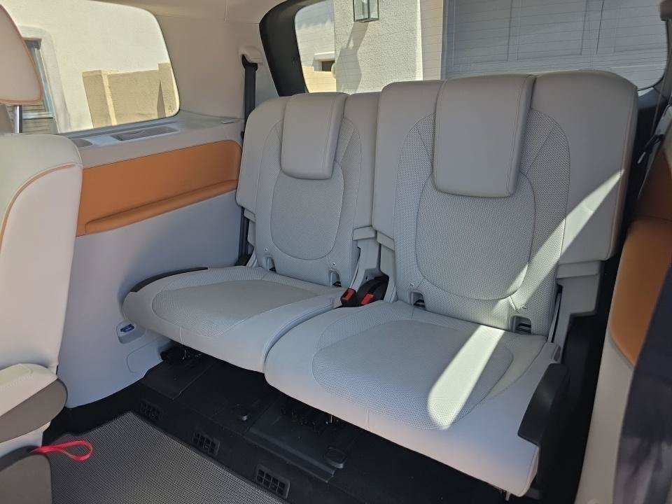 Certified 2025 Volkswagen ID. Buzz Pro S Plus AWD/4WD image 12
