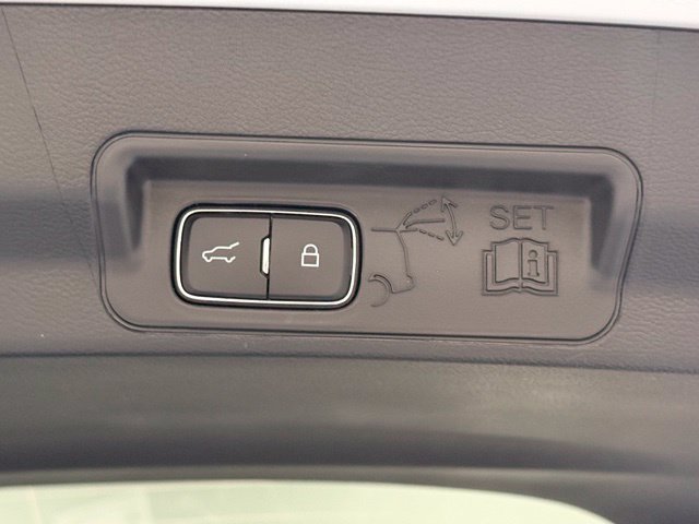 New 2026 Ford Explorer Active RWD image 29