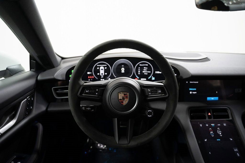 Certified 2025 Porsche Taycan image 18