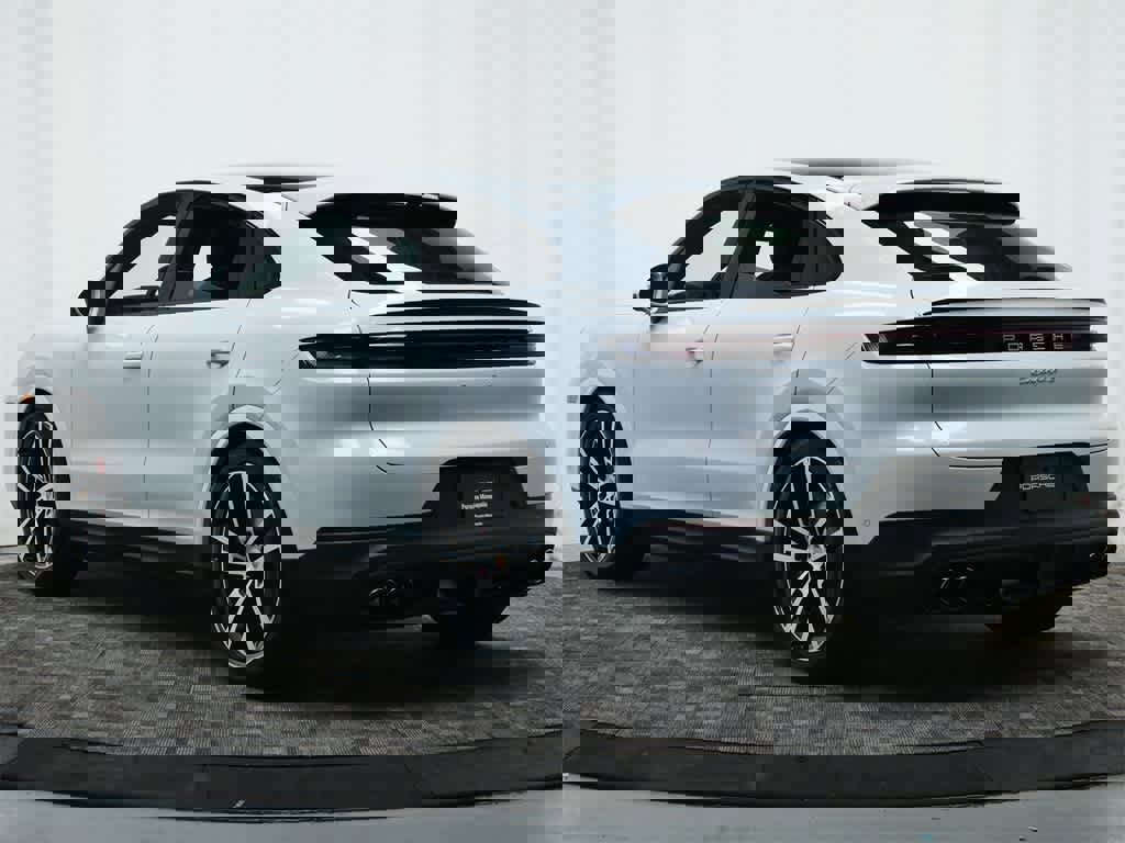 New 2025 Porsche Cayenne S image 3