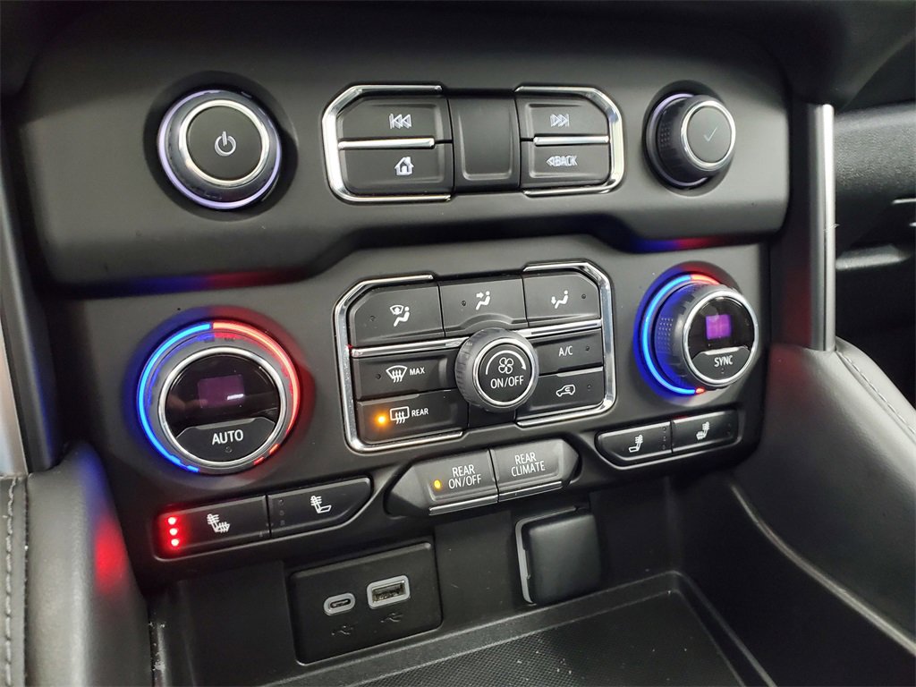 Used 2023 Chevrolet Suburban Z71 w/ Luxury Package image 26