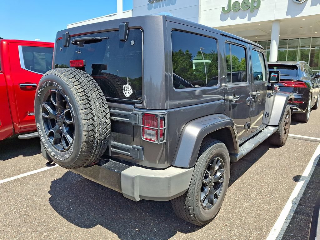 Used 2018 Jeep Wrangler Unlimited Sahara AWD/4WD image 4