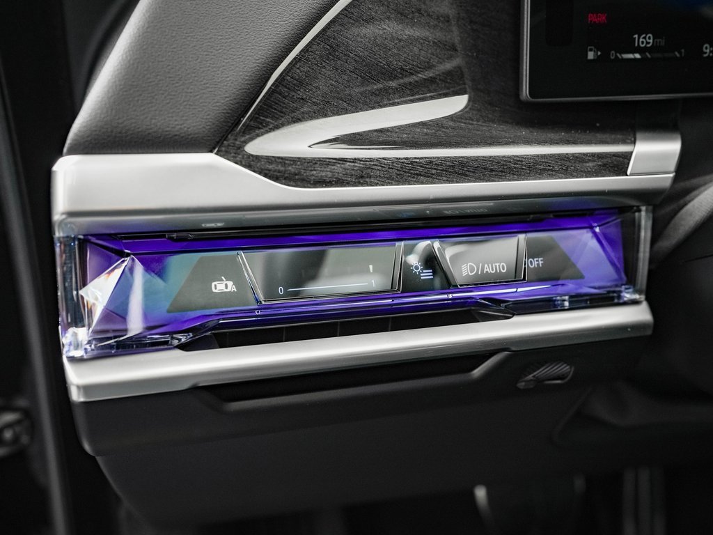 New 2026 BMW 740i xDrive w/ Executive Package image 57