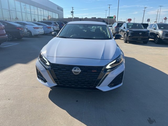 New 2025 Nissan Altima 2.5 SR image 2