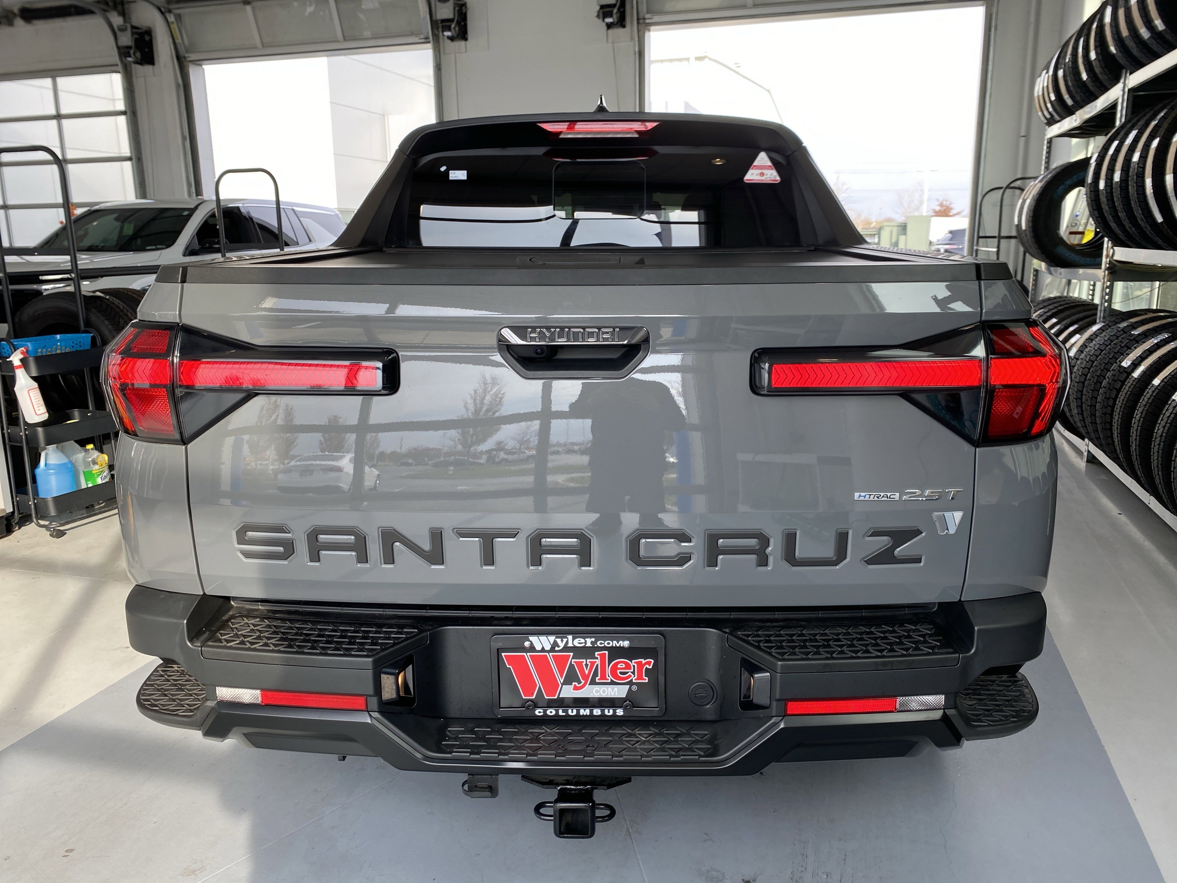 Used 2024 Hyundai Santa Cruz Night image 5