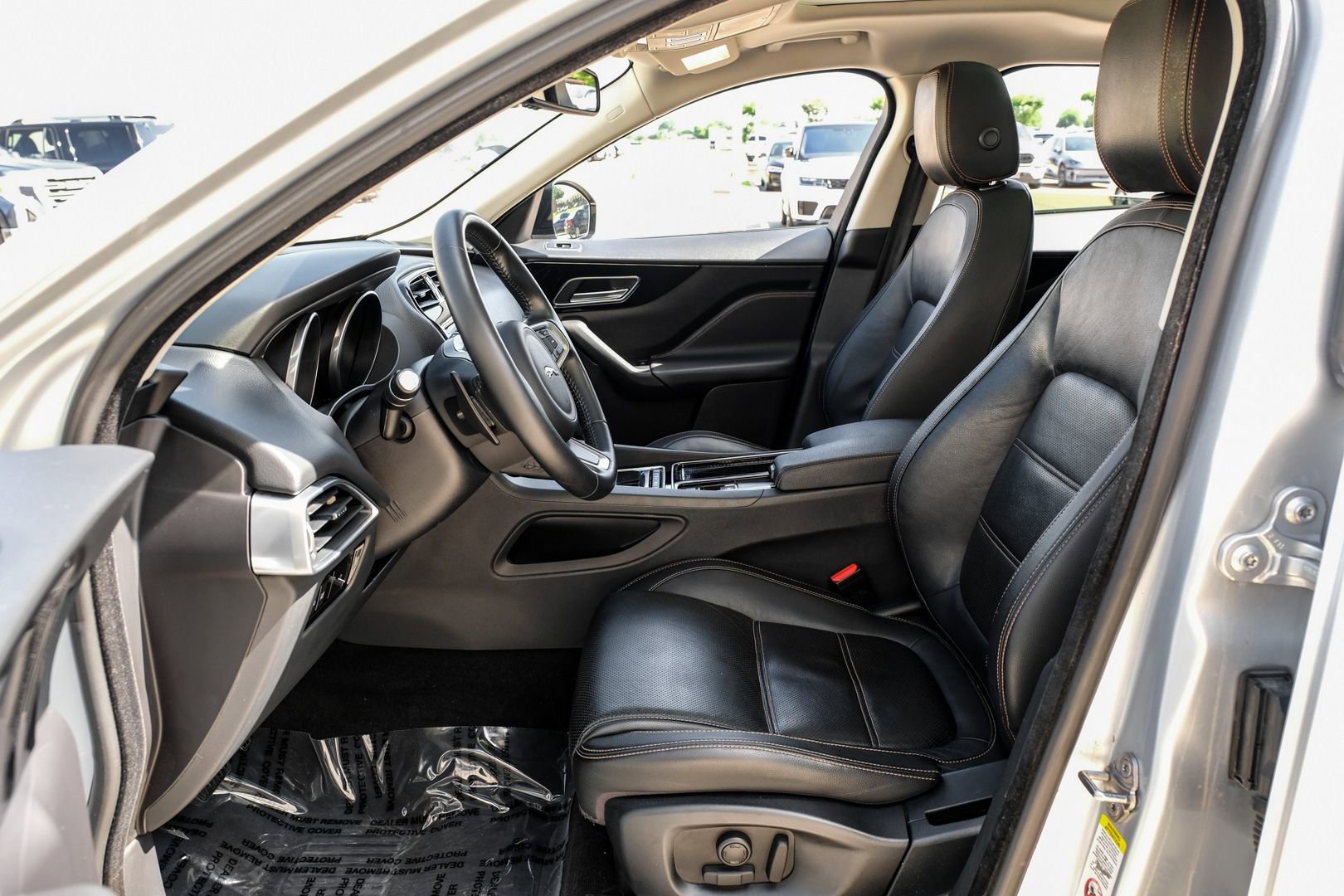 Used 2018 Jaguar F-PACE Prestige AWD/4WD image 3